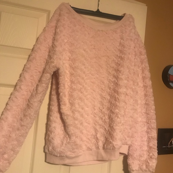 Pink fuzzy sweater - Picture 3 of 4